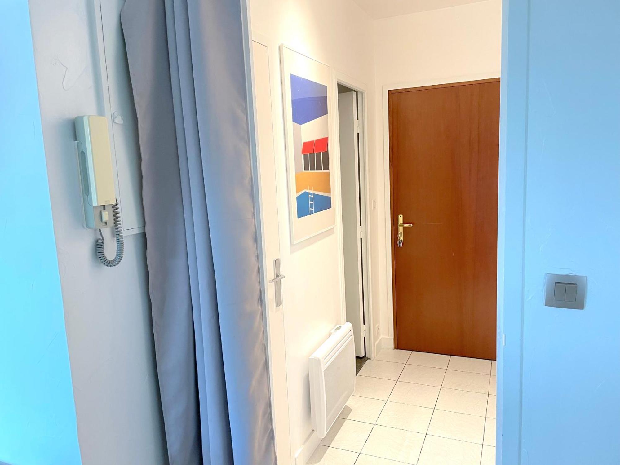 ღ La Corniche • Grand Studio, Piscine & Parking Apartment